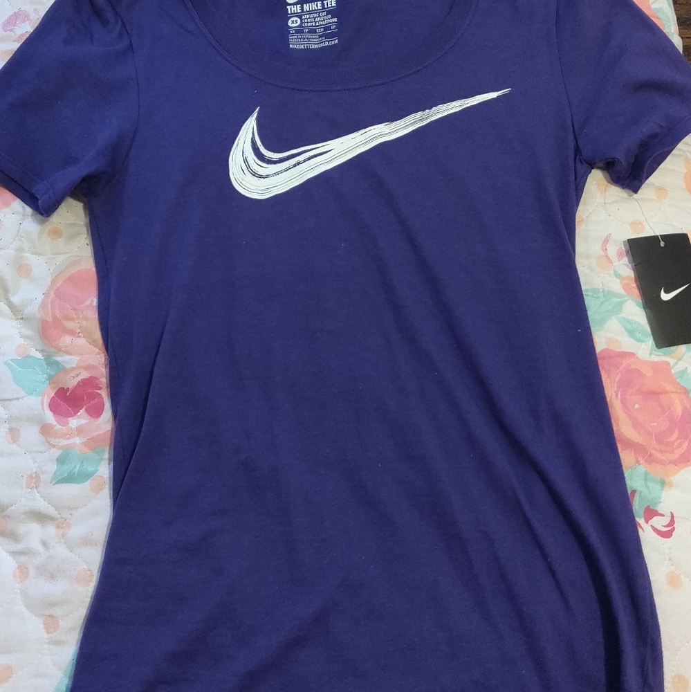 NIKE Tee